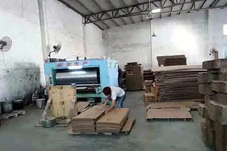 开小厂一年赚50万不愁销路(阿文创业经历告诉你真相)
